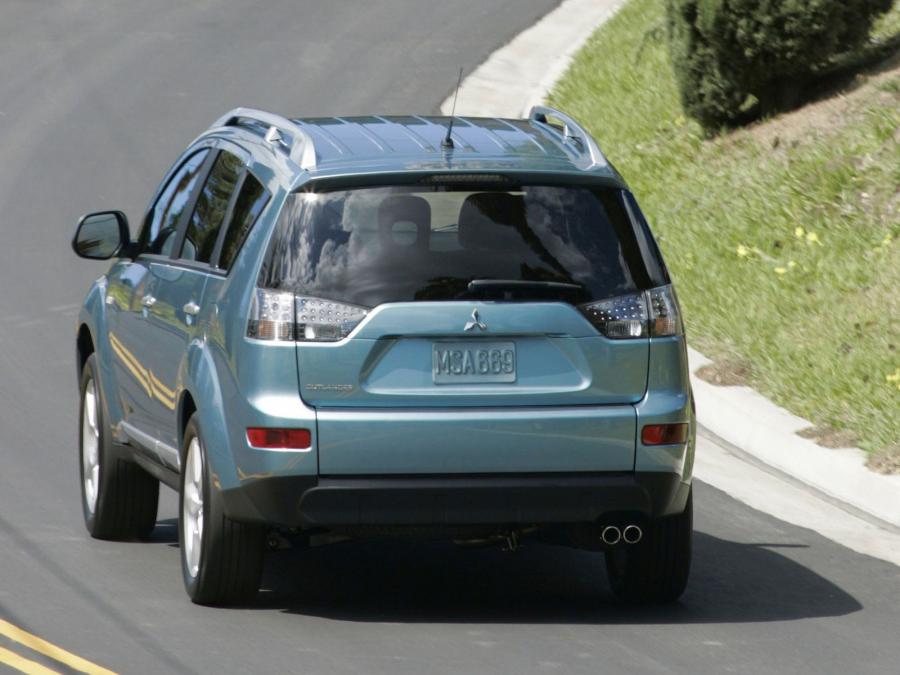  Mitsubishi Outlander 2007 года  (US) (фото 11 из 30)